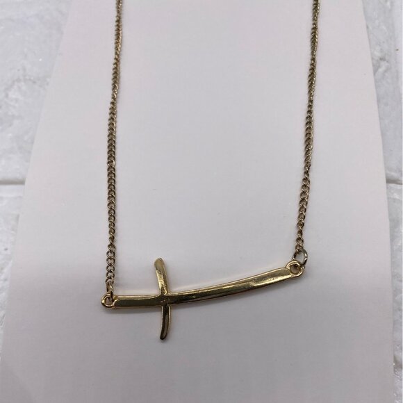 Fashion Leader Unisex Gold Tone Cross Pendant Necklace 16" - Picture 4 of 6